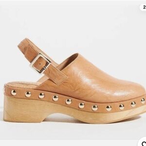 Kelsi Dagger Brooklyn Warehouse Slingback Clogs Gold Tone Stud Detail Size 7